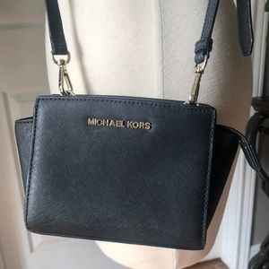 Black Michael Kors Selma Mini Crossbody